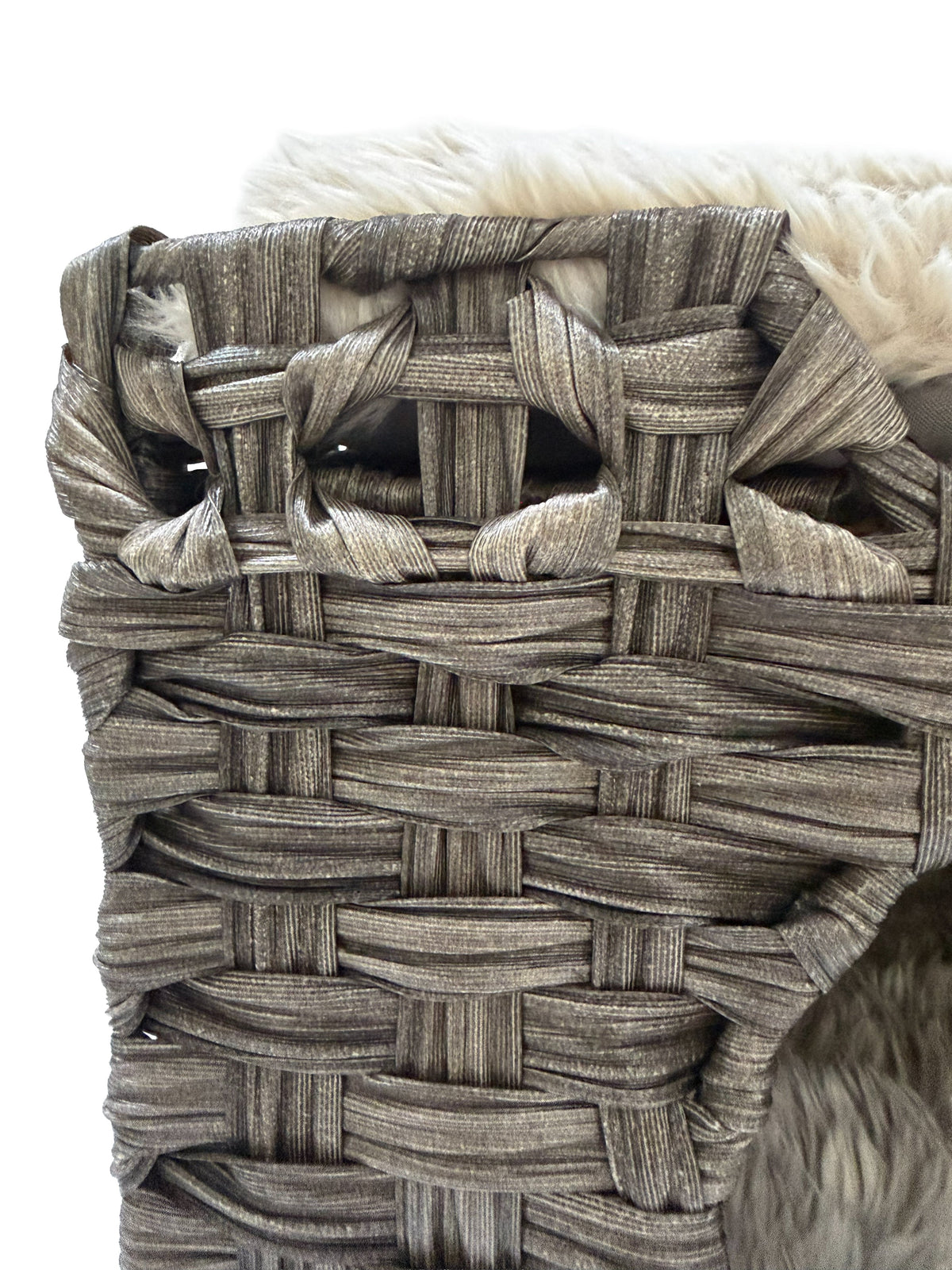 Huntley Woven Cat House with 2 Cushions, Gray